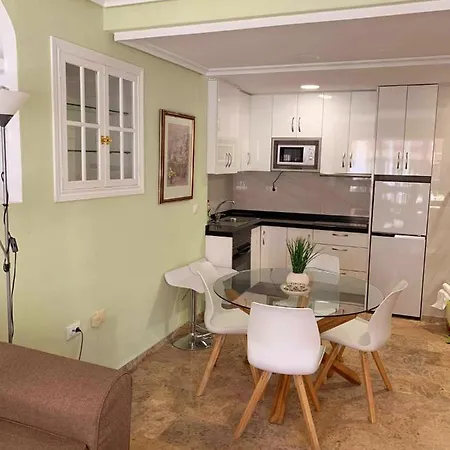 Manolo,punta Prima,400m From The Sea & Swimming Pool تورّيفيِخا